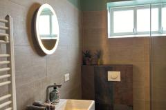 Lindartun-double-shared-toilet-1 Lindartun-double-shared-toilet-1